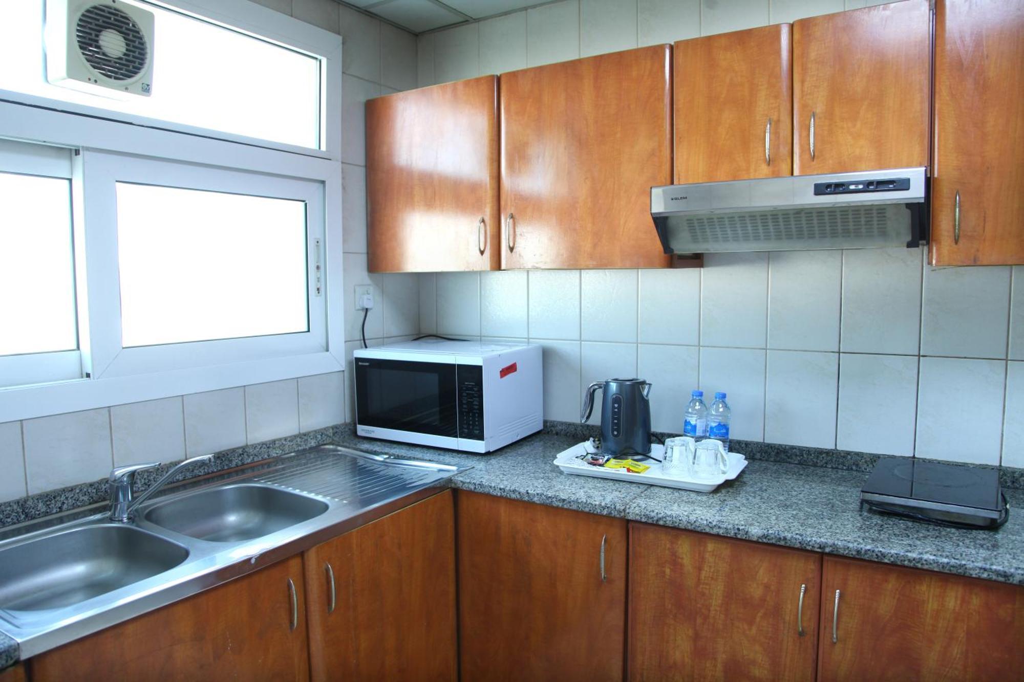 Ruwi Hotel Apartments, Sharjah Esterno foto