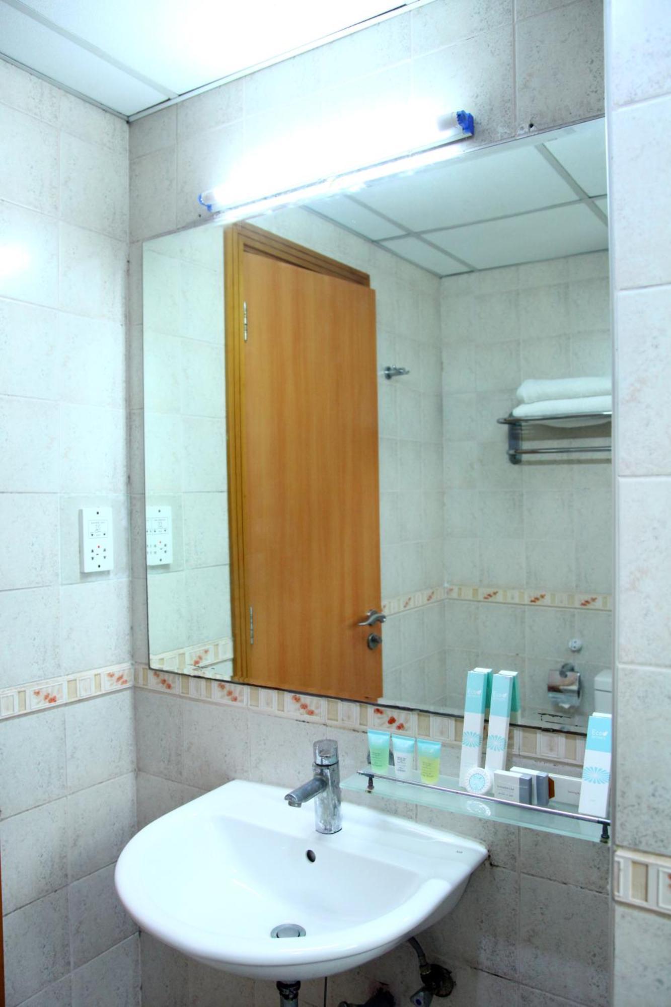 Ruwi Hotel Apartments, Sharjah Esterno foto